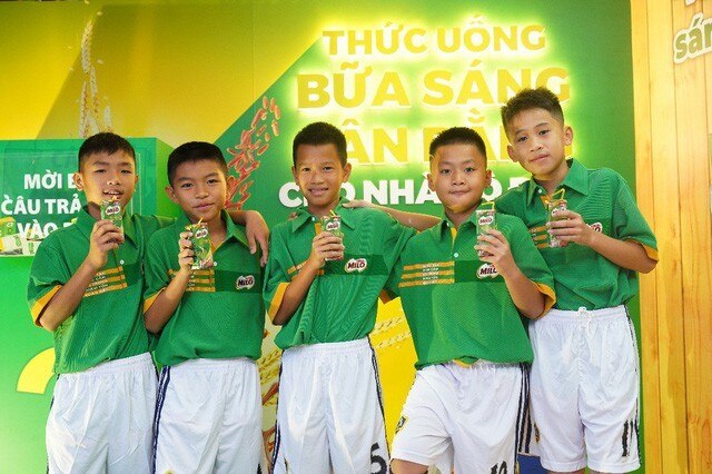 Đảm bảo khẩu phần của bữa ăn chính và các bữa ăn phụ cân bằng và đầy đủ dinh dưỡng
