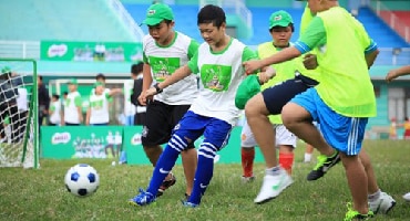 
VÌ SAO TRẺ DỄ VIÊM HỌNG SAU GIỜ THỂ THAO?

