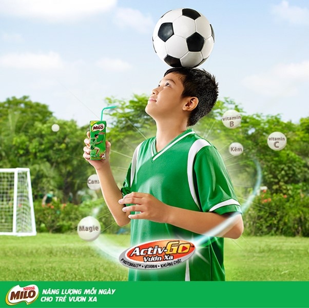 Khuyến khích trẻ tập thể dục và uống sữa MILO hàng ngày giúp cơ thể dẽo dai, khỏe mạnh