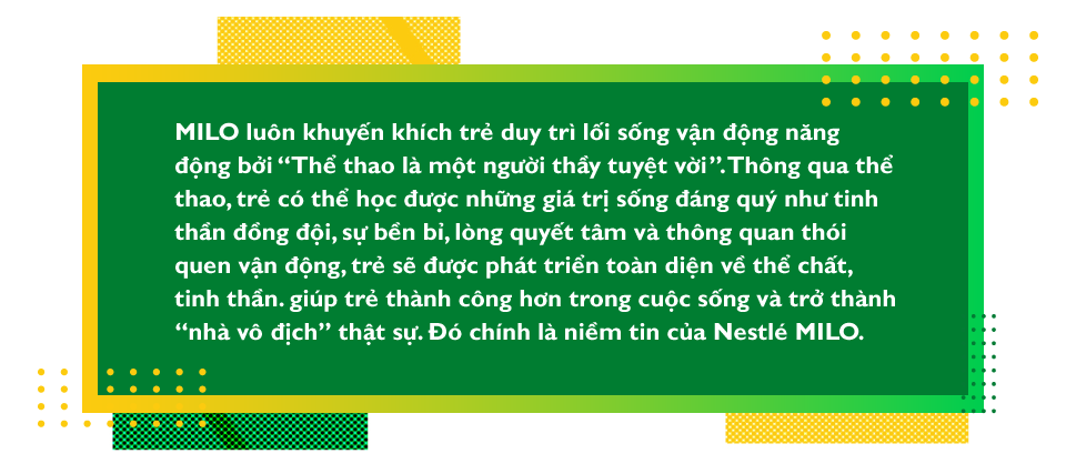 3Cầu thủ số 10 dành thời gian rảnh khoảng 30 phút mỗi ngày tập thể lực (chống đẩy, chạy bộ...)
