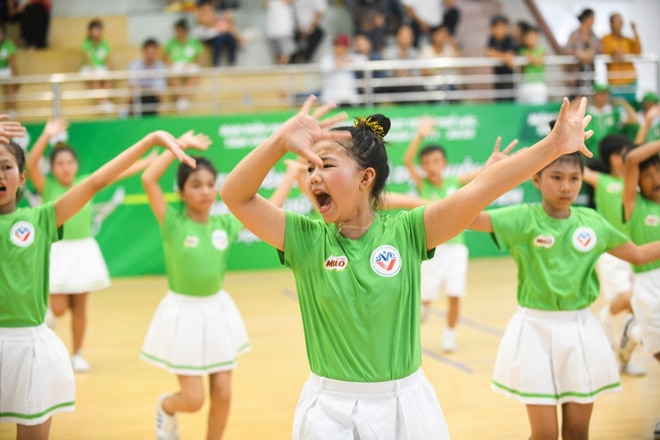 Tham gia thể thao học đường để trẻ không ngồi sau Tivi sau giờ học - 5