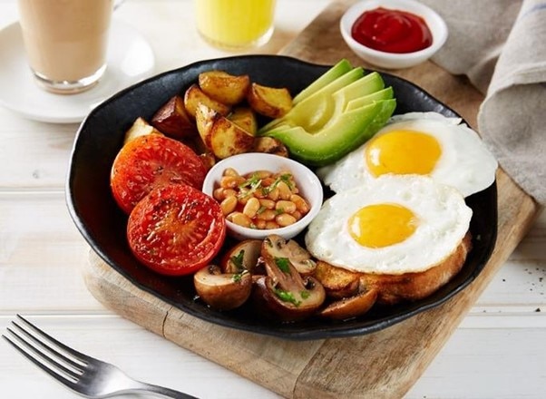 Ăn sáng hàng ngày giúp bé có cơ thể khỏe mạnh.