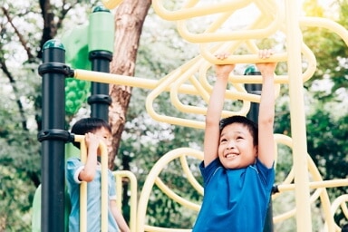 THỜI GIAN CẦN THIẾT CHO CÁC TRÒ CHƠI VẬN ĐỘNG NGOÀI TRỜI CỦA TRẺ