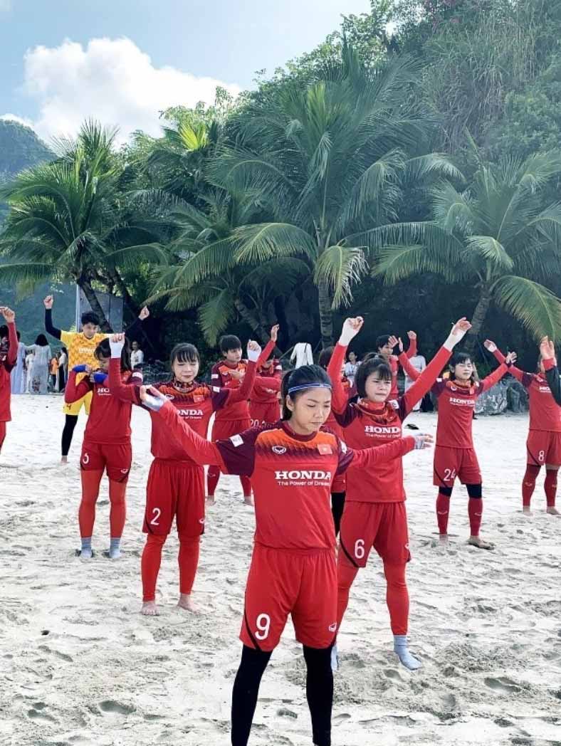 Một buổi tập luyện của Huỳnh Như và đồng đội. Rèn giũa ý chí và trau dồi năng lượng bền bỉ là bí quyết thành công của tiền vệ đội trưởng