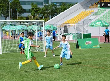 CÁCH CHA MẸ RÈN Ý CHÍ CHO CON QUA TẤM GƯƠNG THỂ THAO