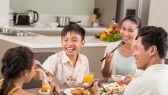 Áp dụng tuyệt chiêu “cùng nhau ăn sáng”.